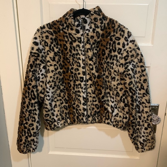 Forever 21 Cropped Leopard / Cheetah Print Sherpa Full Zip Jacket Sz S - Picture 4 of 10
